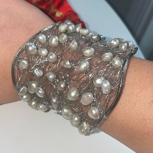Pearl bracelet cuff